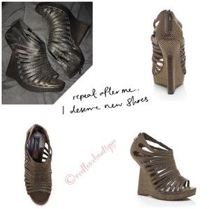 Heart Soul Calandra Wedge Sandals - Size 8 1/2